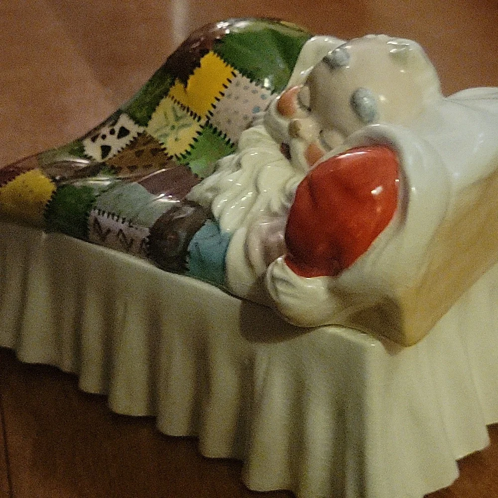 1970 VTG Ceramic Sleeping Santa‎ Detailed Hand-Painted Pachwork Quilt Whimsical